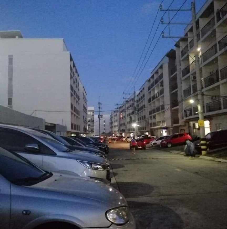 Ekonumi Rooms At Moonwalk Paranaque Paranaque City Buitenkant foto